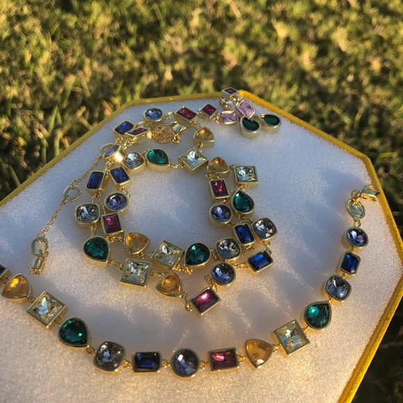 - Gorgeous gold plated multicolor Swarovski elements necklace - not swan stamped - Picture 10 of 15